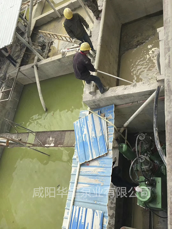 陶(tao)瓷柱(zhu)塞泵(beng)使用(yong)現場(chang)礦山(shan)開采(cai)尾礦(kuang)處理(li)